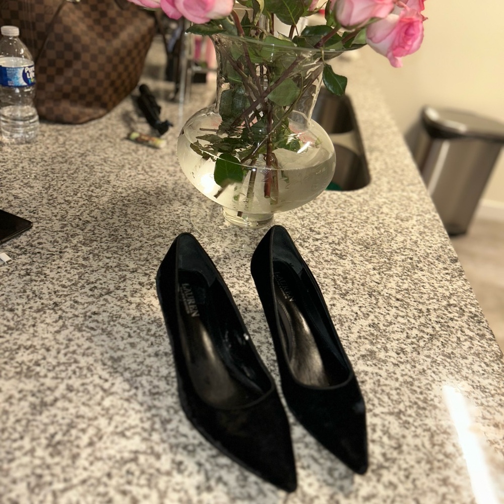 LAUREN RALPH LAUREN POINTY TOE PUMPS